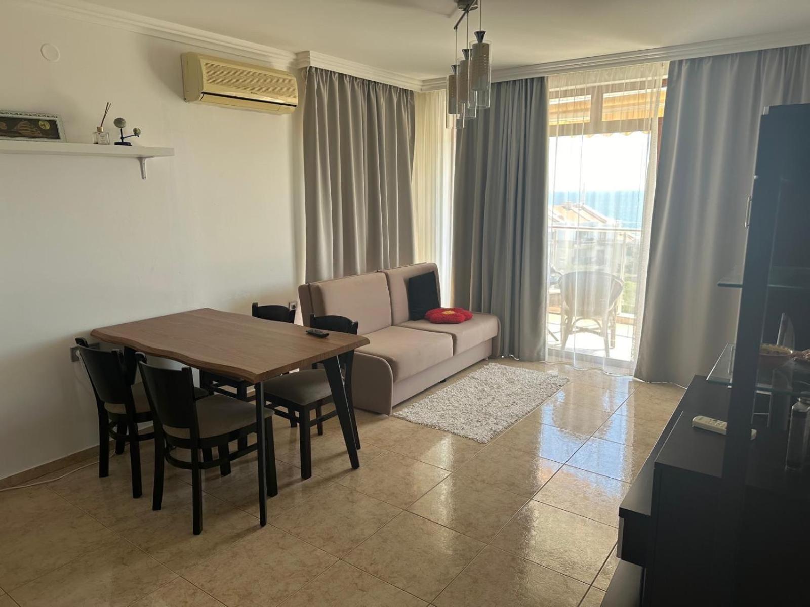 Апартаменти Lazur Sea View, *